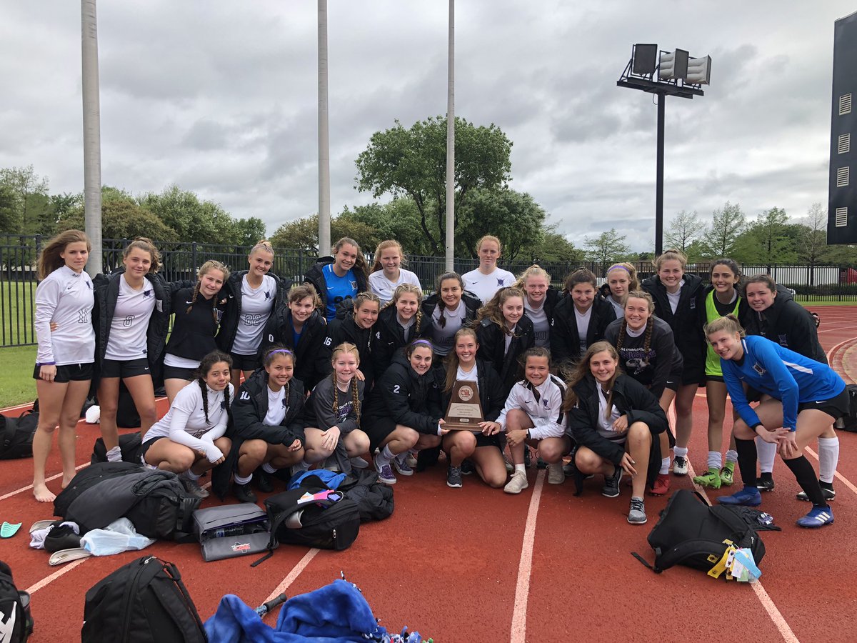 ihsknightsoccer's tweet photo. Tough result today as Girls fall to HP, 2-1. Down 1-0 before @tallinnieman scored off an assist from @abbysutherlan. HP scores in last 5 min to win. Best of luck to HP at State!

Girls finish 22-2-1 overall &amp; achieve too many firsts to list. So proud of all, especially our Srs!! https://t.co/tDv5xMI5jP