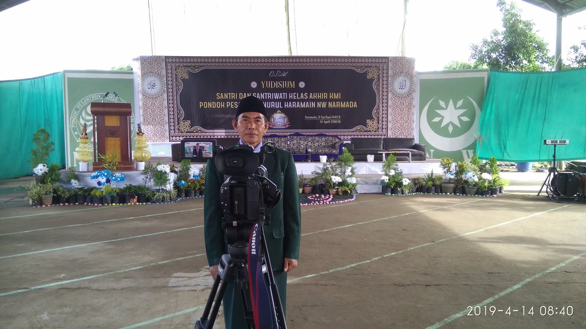 Acara Yudisium Kelas Akhir KMI 2018-2019
Ponpes Nurul Haramain NW Narmada. NTB.