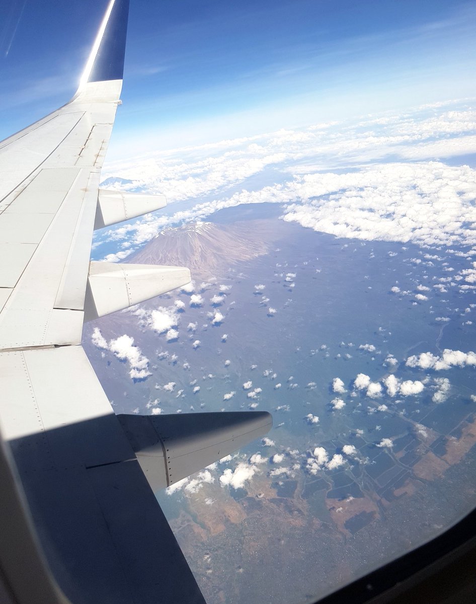 Coulove's tweet photo. I failed to conquer you from the bottom, I had to find a way🤔🤷♂️😃.
@destinationaf @KenyaAirways @AFRICATOURISM
#Kilimanjaro #Africa #Tanzania #VisitAfrica #Dreambig #Boeing737-700 #KenyanAirways #flyAfrican https://t.co/1XvCGiX1ZO