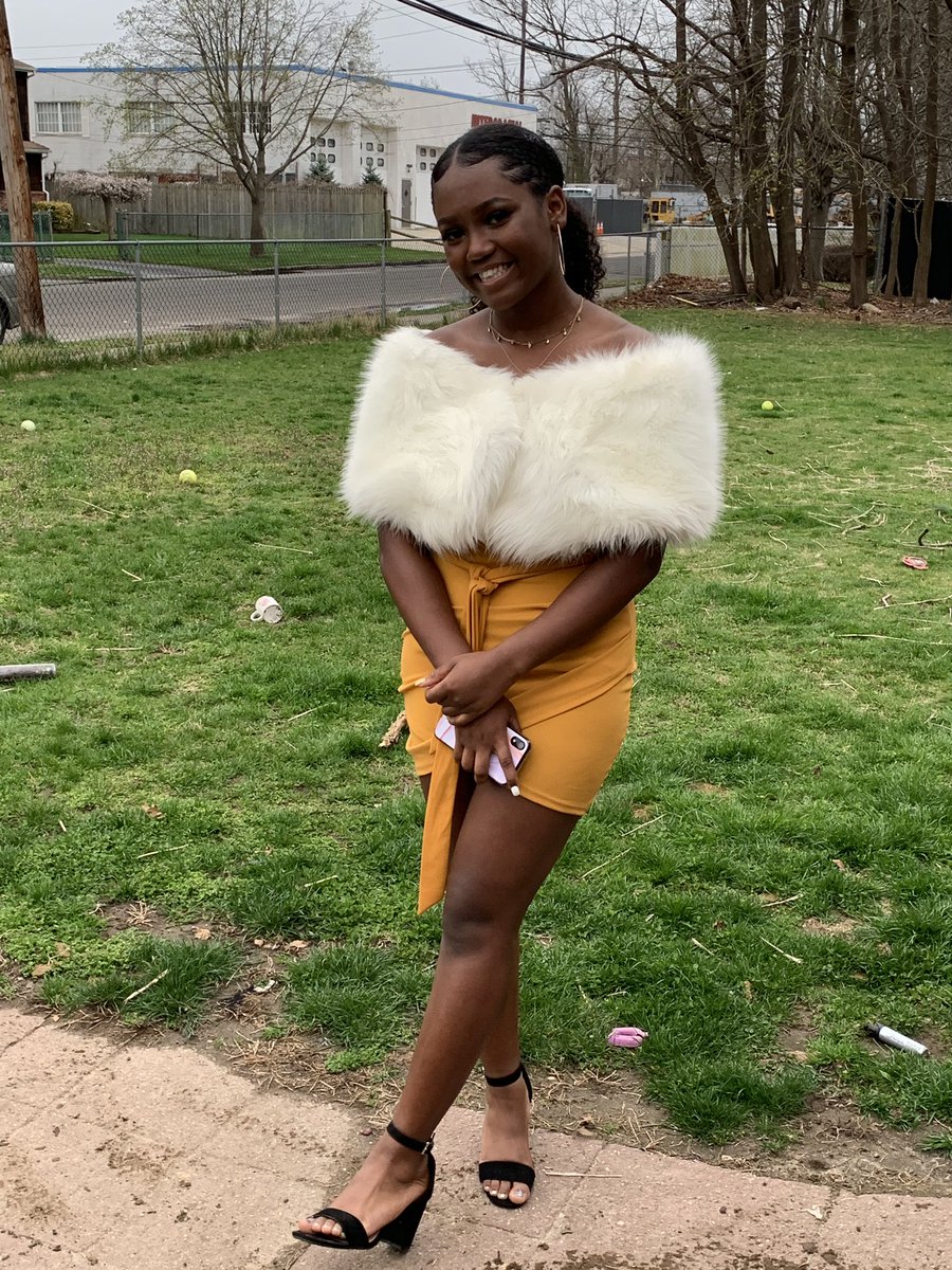 Junior prom off she goes