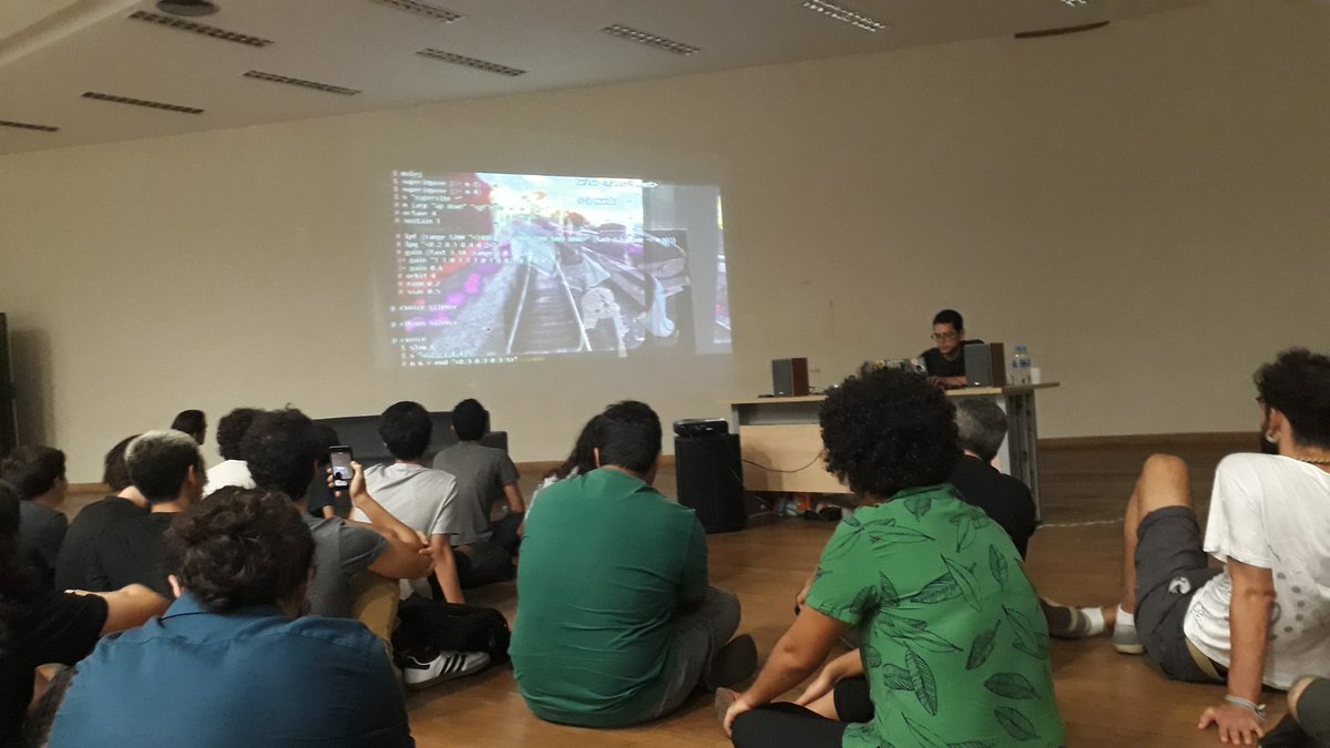 kasainvisivel's tweet photo. dj morpheus esquentando na @criptotrem no CRJ pra fritar na Kasa!
#criptotrem https://t.co/etoiDGyYEJ