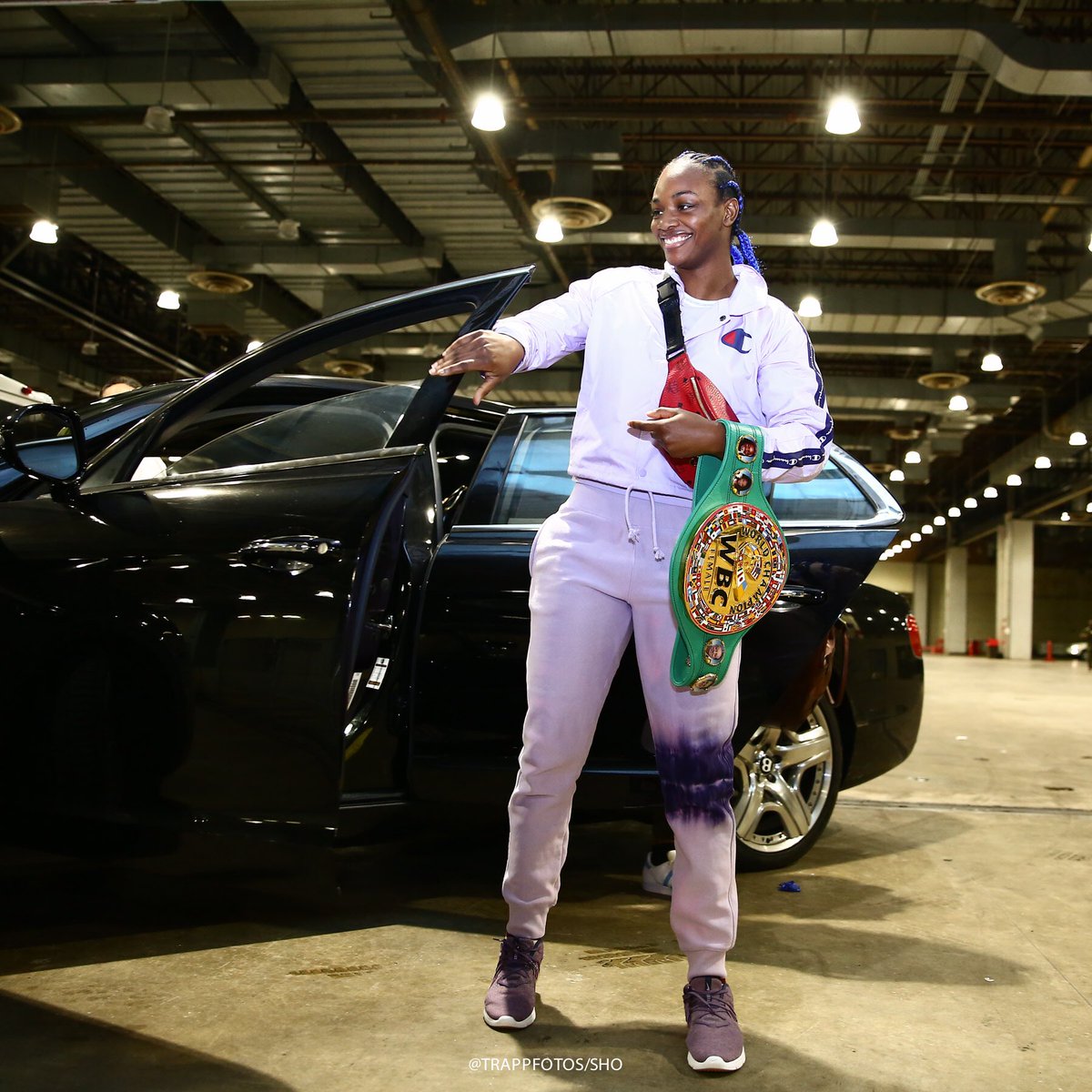 FIGHT 👊🏽 NIGHT

#ShieldsHammer