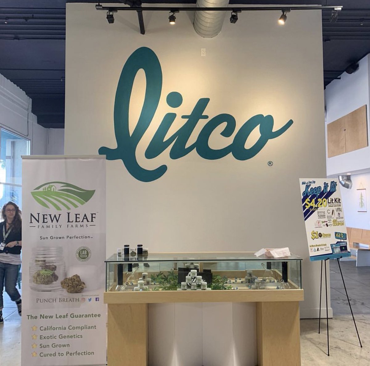 NewLeafFarms's tweet photo. Come by and check out our friends @shoplitco today from 5 - 7 pm for some great deals. #newleaffarms #sungrowncannabis #exotics #greenhousecrafted https://t.co/MnOpBGiIId