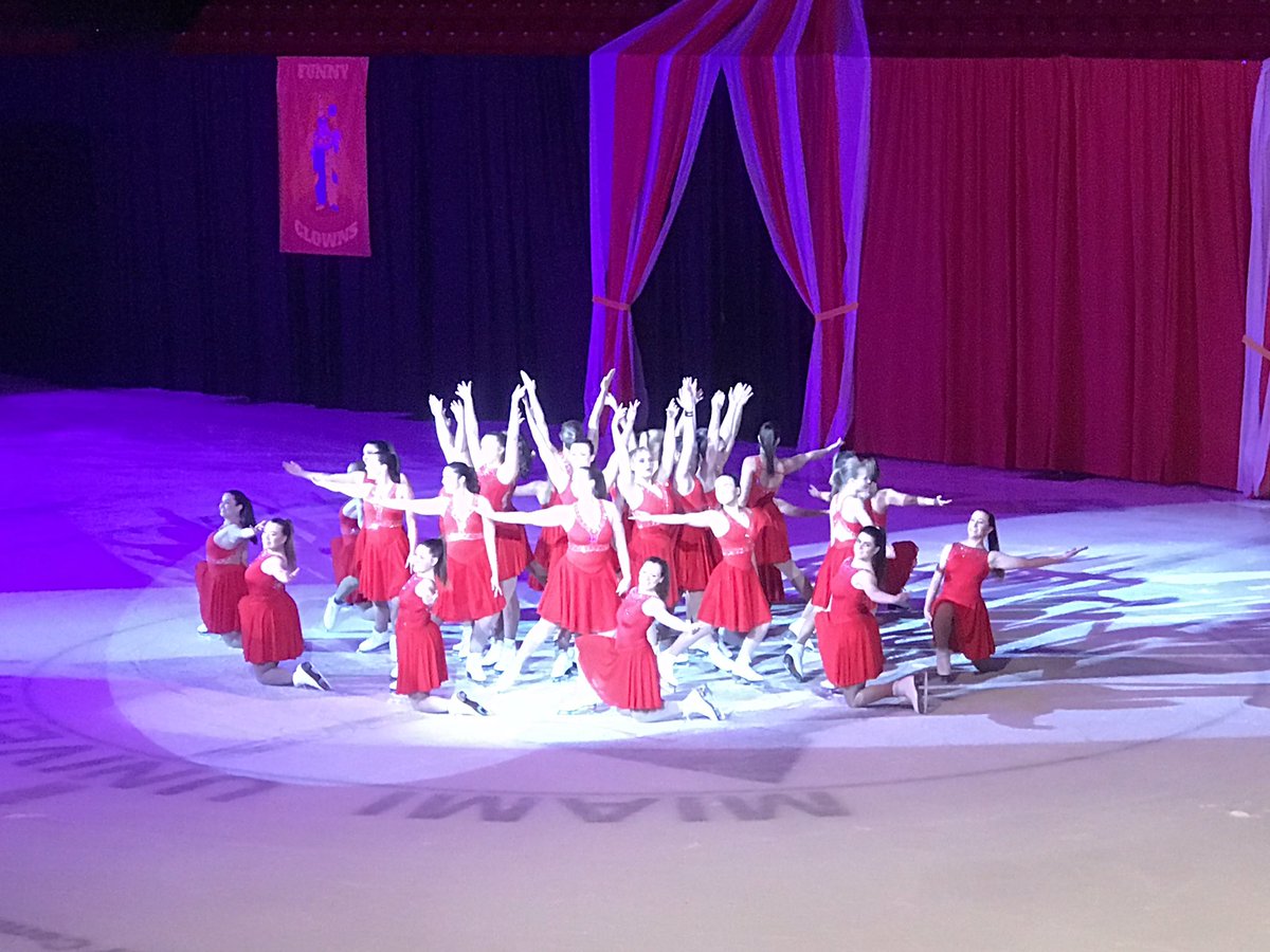 RenateJCrawford's tweet photo. The Greatest Show on Earth took place today @miamiuniversity @gogginicecenter performed by @MiamiOH_Skating, @MiamiOH_Hockey and future RedHawks from @EnjoyOxfordOH. https://t.co/LEFjqCwkaF