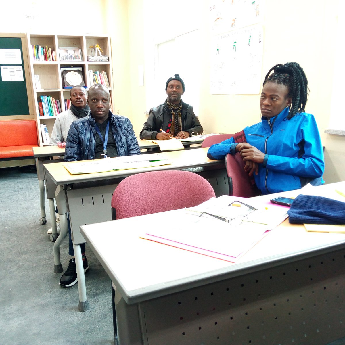 AimKazika's tweet photo. Vue de l'auditoire et photo de famille avec les experts coréens  à #CGLC #Wodju @AujourdhuiCoree  @Africanfarmlady @sakalemien @dido_songole @BondoJeanhubert  @momatdon @LokalePrisca @CoulMina @ypard_rdc @ManangaFrancis @SekeNsunguEric @KashKadima  @Kids4educ_Asbl @congo_jeune https://t.co/vu15wbwuaR