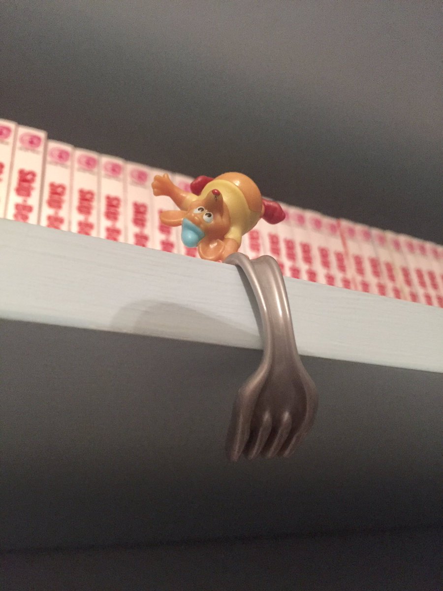 Queenie4ever's tweet photo. Fork balancing Gus Gus from @kinderus #kindersurprise #kinderjoy #cutedisplay #bookshelf #cinderella #mouse #toy #candy #disney #collectable #chocolate #prizeinside #yummy #dessert #photography #treat #egg #unboxed   #animation #disneyprincess #surpriseegg #disneymerch #myroom https://t.co/MgysXzGtqc
