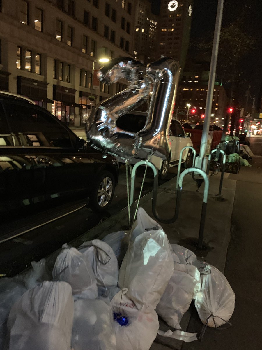 alextumay's tweet photo. Is this a banksy? https://t.co/NQUHpaCWH2