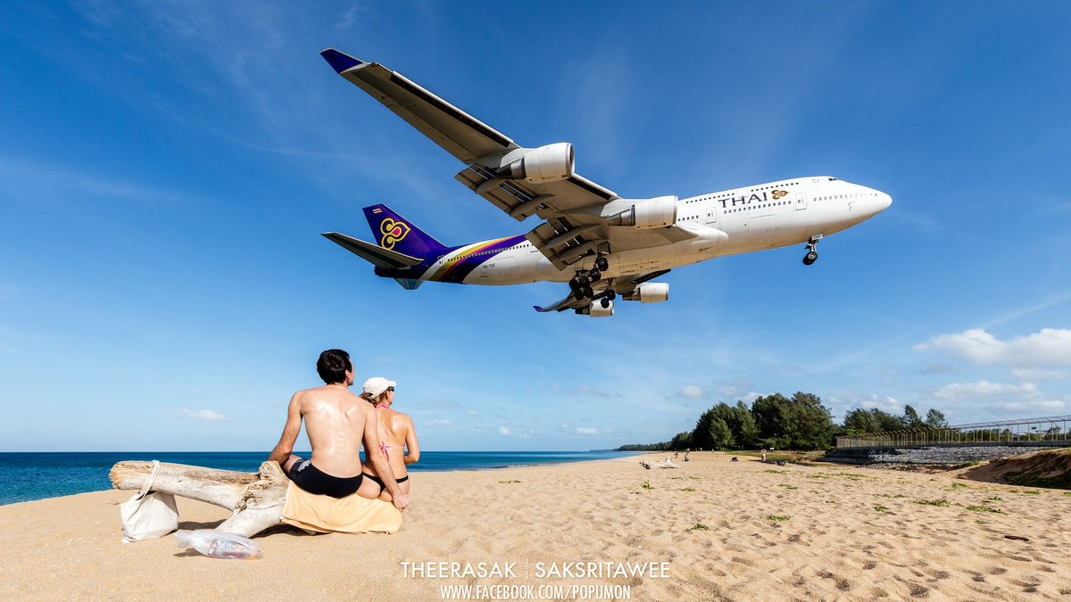 vasrx's tweet photo. unseen phuket ที่หาดไม้ขาว จ.ภูเก็ต เราจะได้เห็นเครื่องบินแลนดิ้งแบบระยะประชิด คือสวยมากกกก ต้องไปให้ได้ซักครั้งเลย ✈️

#ร้อนนี้สายไหนรอด https://t.co/ud3wmxccDZ