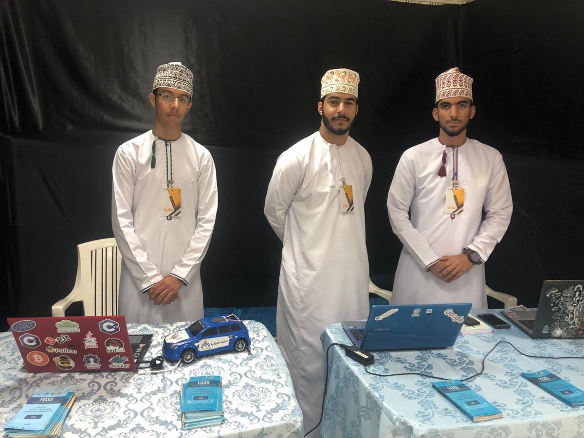 مشاركة طلاب الجماعة في ملتقى البرمجيات الأول الذي أقيم في جامعة نزوى بتاريخ 10/4/2019 تحت إشراف جماعة البرمجيات الحرة والمفتوحة المصدر بجامعة نزوى، حيث قام الطلاب بالتعريف بالجماعة وأهدافها والتعريف أيضاً بالبرمجيات الحرة والمفتوحة المصدر.