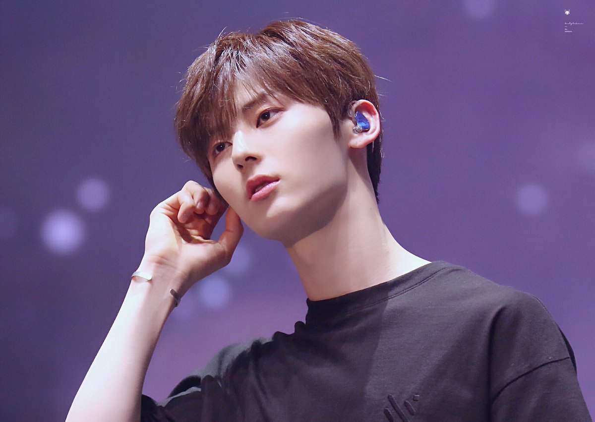 EarlyAutumn89's tweet photo. 190413 Segno #민현 #황민현 #Minhyun
민현이가 행복한일만 가득하길 💖 https://t.co/NmqSgrBuhx
