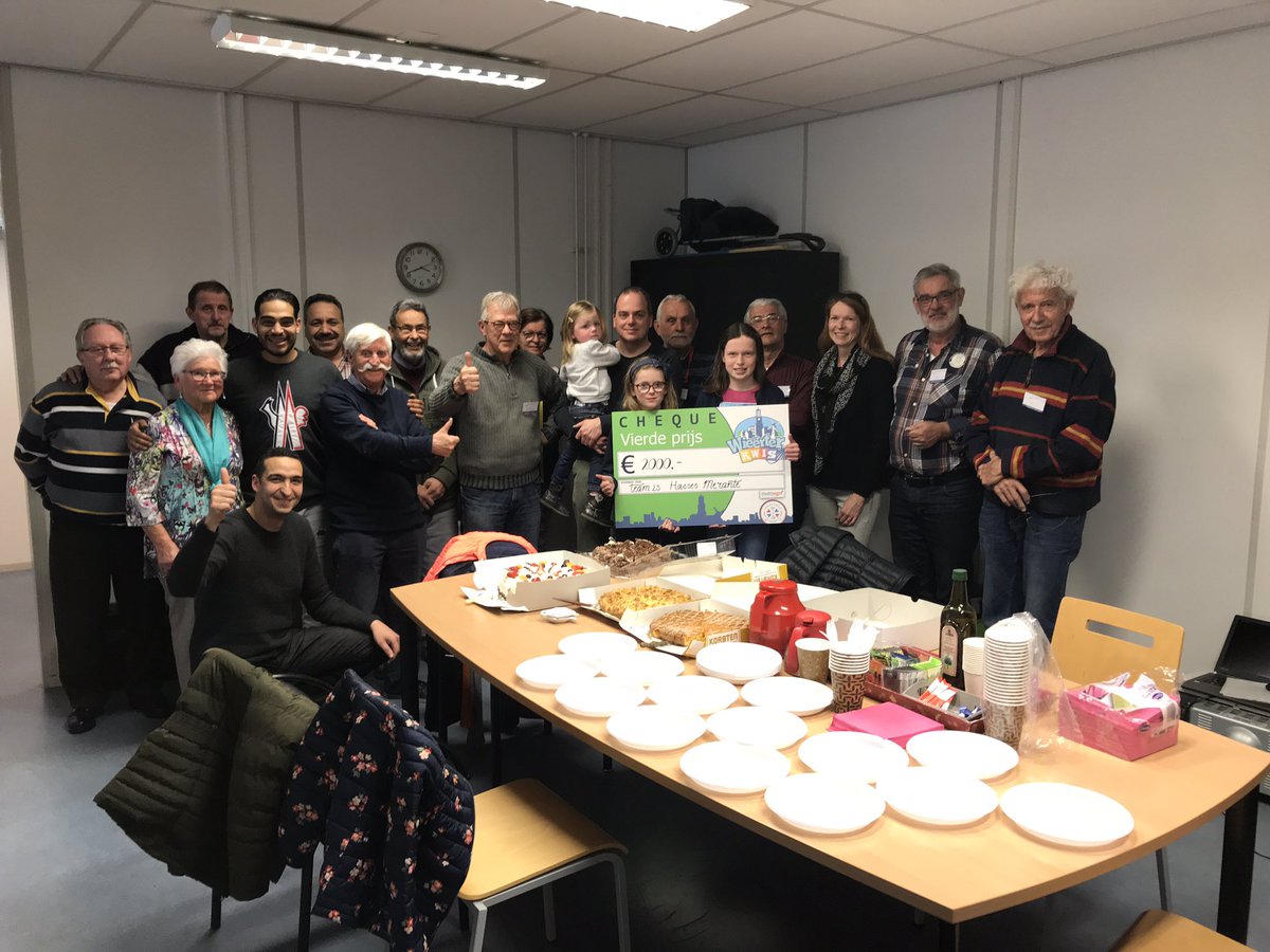 GroenewoudWeert's tweet photo. Bij het #RepairCaféWeert kregen we bezoek van team Hasses Merante, één van de winnaars v/d #Wieërterkwis Ze namen de cheque met het geweldige bedrag(!) voor ons mee. GEWELDIG! https://t.co/2slC7Wkxs8