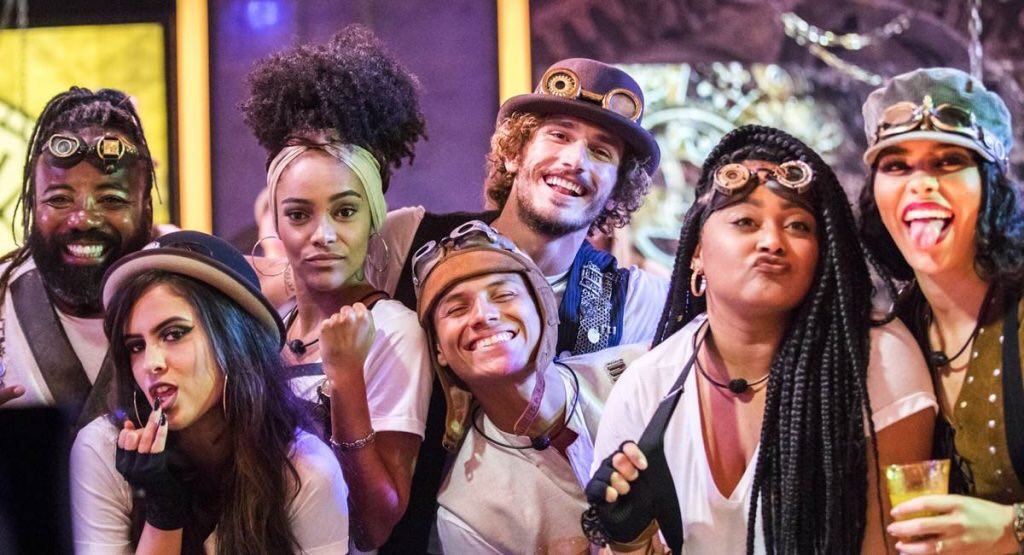 NossaBuguei's tweet photo. FOLLOW BONDE DA GAIOLA : 

@hanakhalil ✅
@ElanaValenaria ✅
@rizia_cerqueira ✅
@DanrleyOficial_ ❌
@gabhebling ❌
@franca_rodrigo ❌
@alanpossa ❌
 
Quando sera que os follows do meu bonde vai ficar completo ? #bbb19 https://t.co/m3S76ho8YL