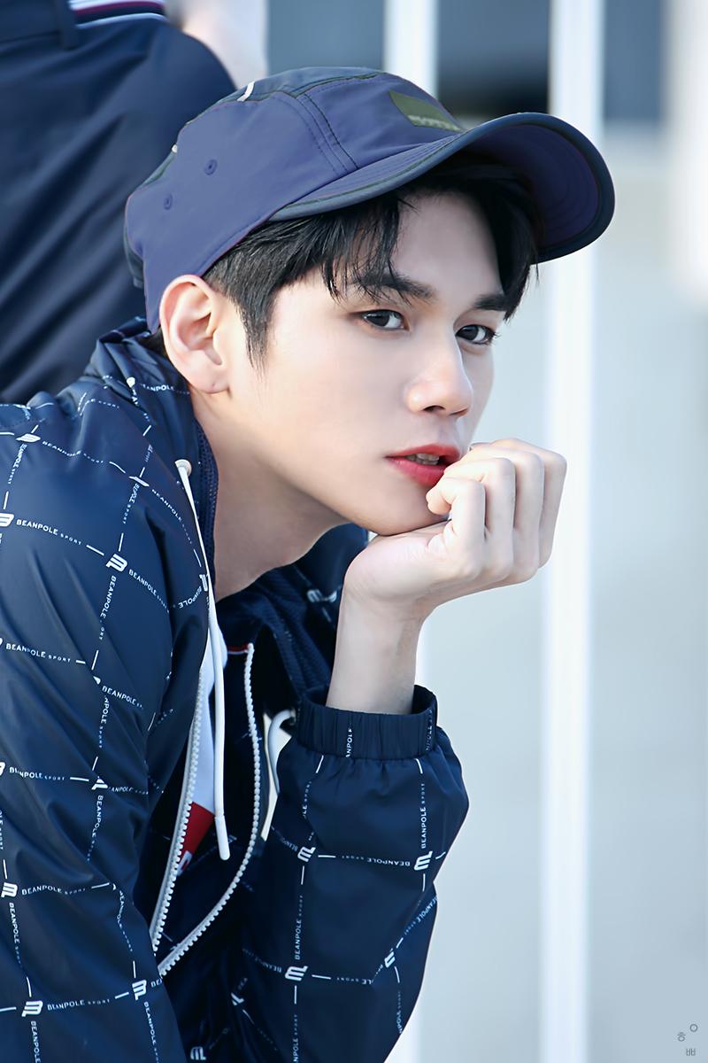 0hMy0ng's tweet photo. Wow this color edit 

Ong = blue 💙 https://t.co/fODRbuZgJu