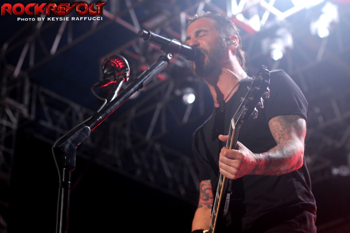 RockRevoltMag's tweet photo. How bout a little @SullyErna with @godsmack to end the night from the #mainstage at @1011wjrr Earthday Birthday !
#EarthDayBirthday #edbd26 #WeLiveForFestivals #SullyErna #Godsmack https://t.co/zm4cQe6r8M
