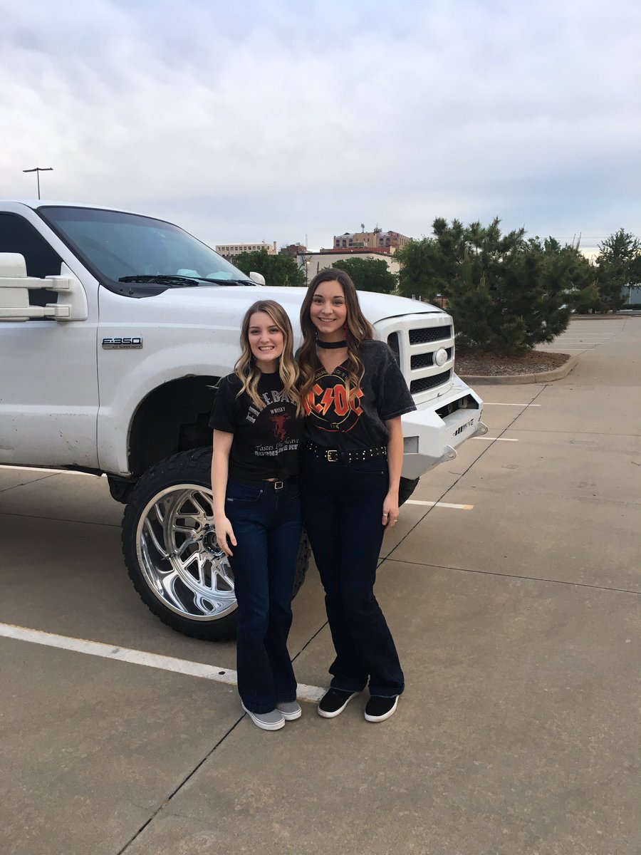 Cody jinks knows how to put on a show!