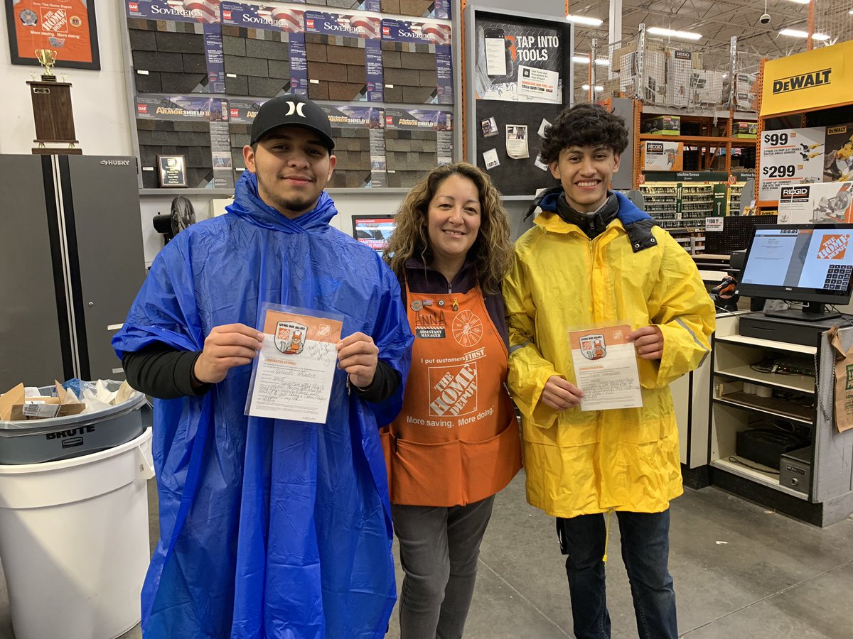 aab1020's tweet photo. Orlando &amp; Edson you two deserves these Homer Badges!!! Great attitudes and always willing to help in all areas!!! Thanks!!! https://t.co/4r4acc9rzK