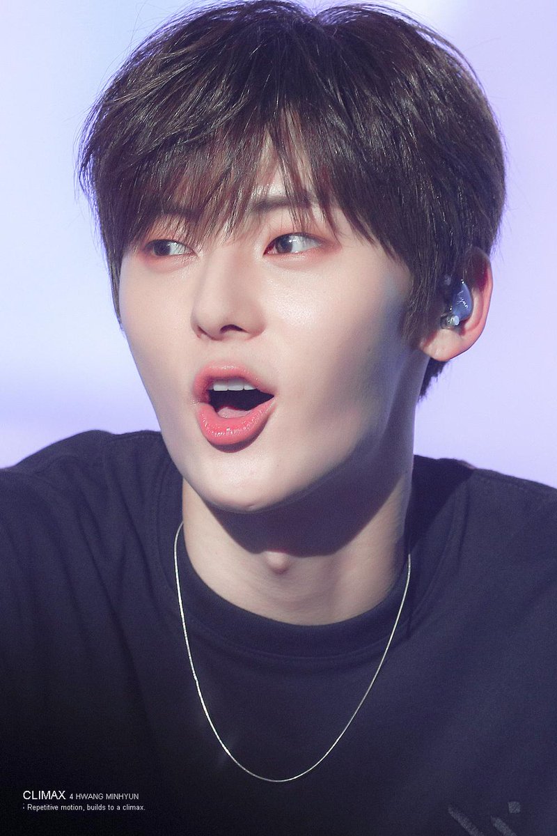 climax950809's tweet photo. 190413 Segno #민현 #황민현 #Minhyun

이것이 바로 민현테라피
내 행복버튼🦊 https://t.co/qQRtm6Y7WJ