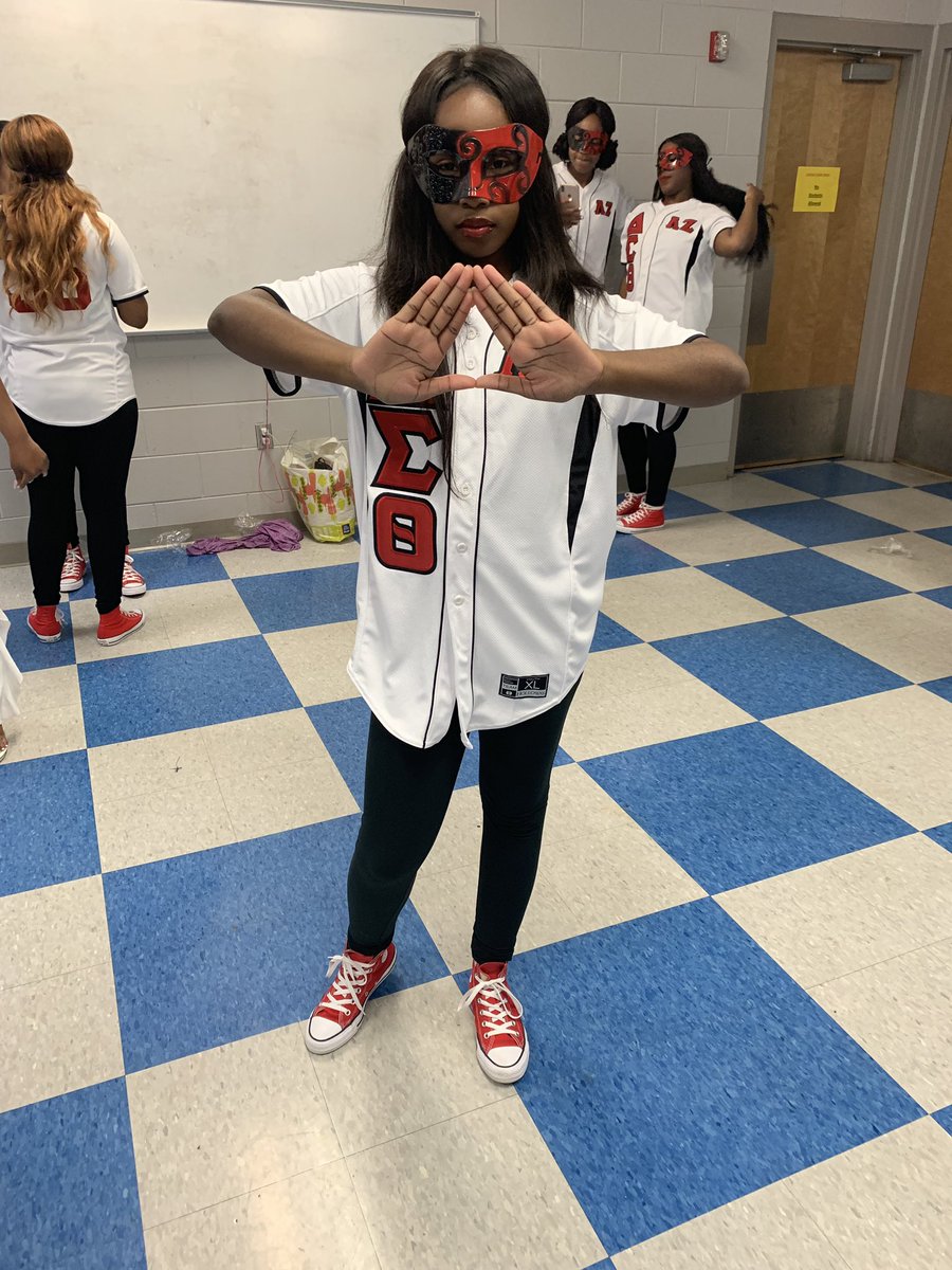 _svweathers's tweet photo. Delta Sigma Theta is the ONLY way!!!! #Spr19 #LegendaryLZ #Catalyst 🔺 Yesterday was one of the best days of my life! I’m forever thankful !!!! https://t.co/Mddjy8rFZp