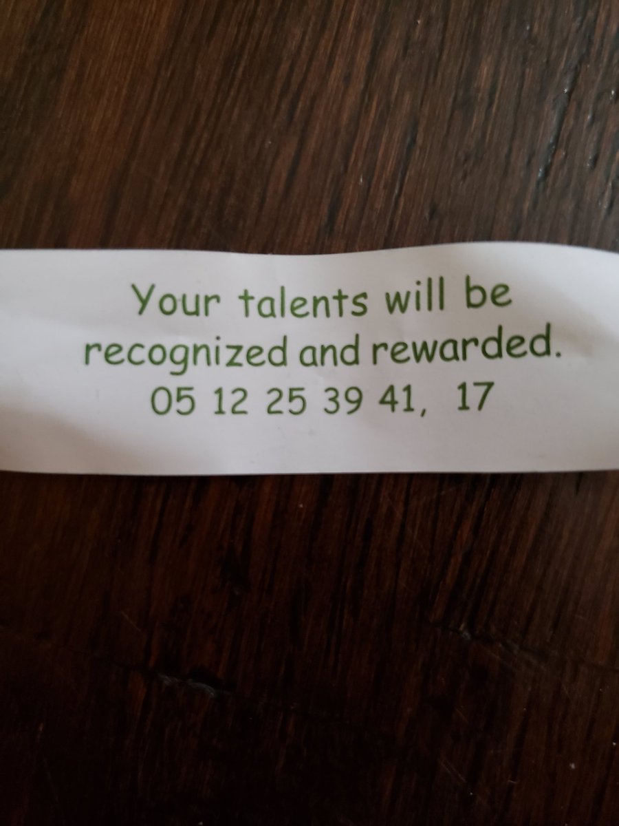 ElyseAshton1's tweet photo. The #FortuneCookie doesn't have the same gravitas as the #OracleAtDelphi, but I'll take it's message of encouragement. #KungPaoBistro #KeepingTheFaith #actorslife https://t.co/VcH8YfzXka