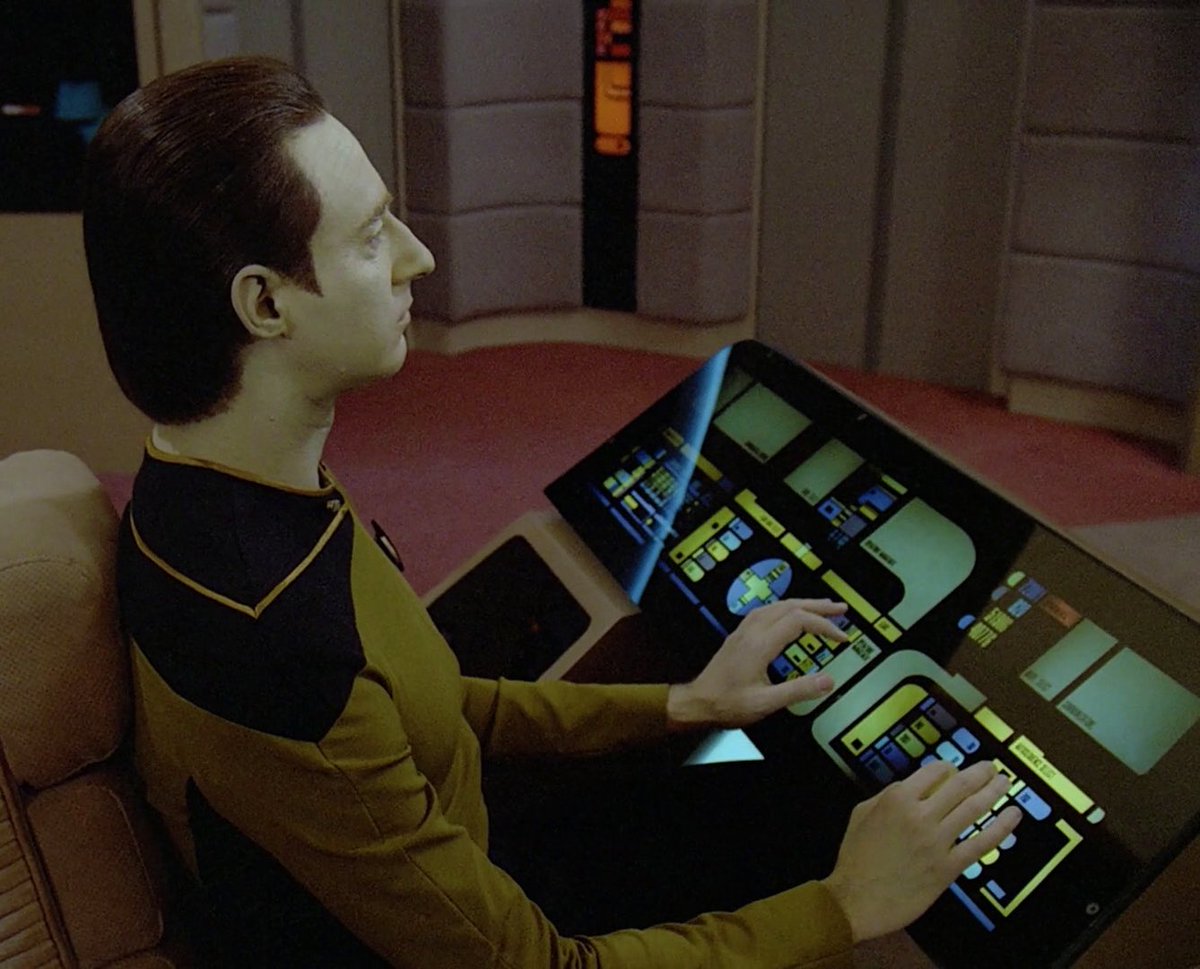 jdguernsey's tweet photo. ... Nice PADD controls on the Enterprise. Too bad one EMP blast will turn it into a paperweight. #StarTrek https://t.co/Ipja4nZ5wY