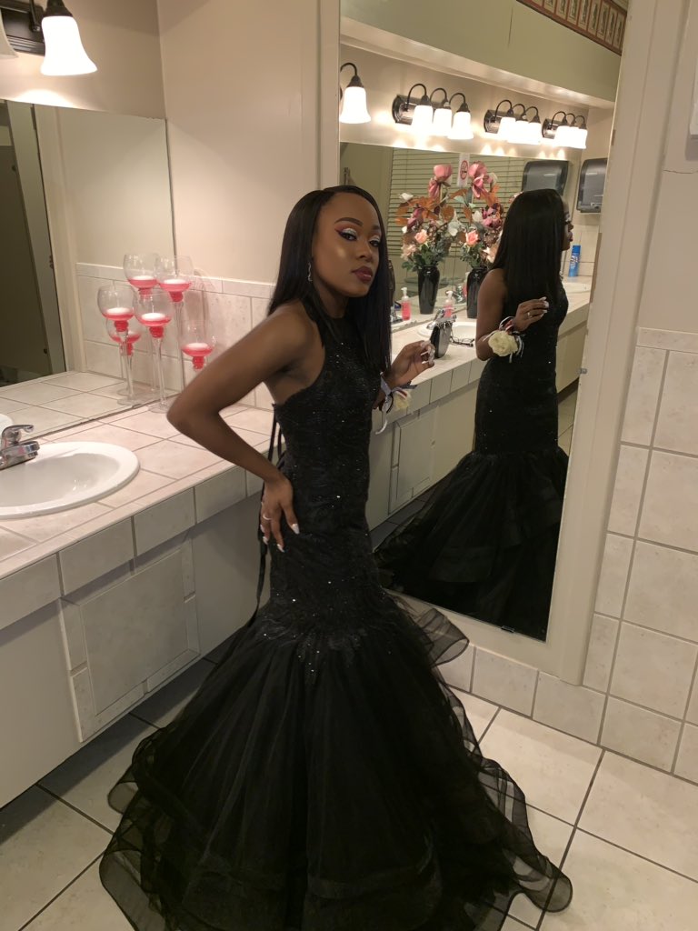 MProm2k19's tweet photo. @0hhKay #GiveEmHELL #SendEmStr8ToHELL #raisinghell https://t.co/eZz2IEVwvw