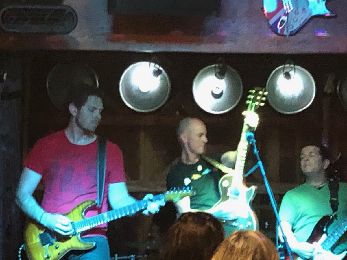 PChipped's tweet photo. Watching #encinitas local band #thievesabout https://t.co/QH90aTYYmc