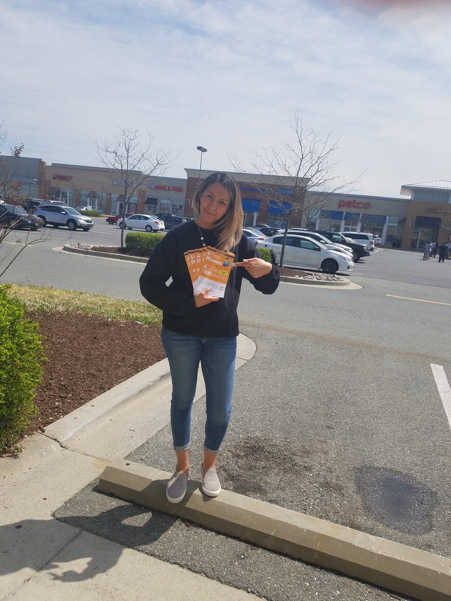 Boost_Neocom's tweet photo. @Boost_Neocom passing out flyers if customers dont come to us, we go to customers :)
#SaturdayMotivation #BoostMobile #boostnation #free #stylo4 #realhustler #Prepaid https://t.co/YvFfiEm6QT
