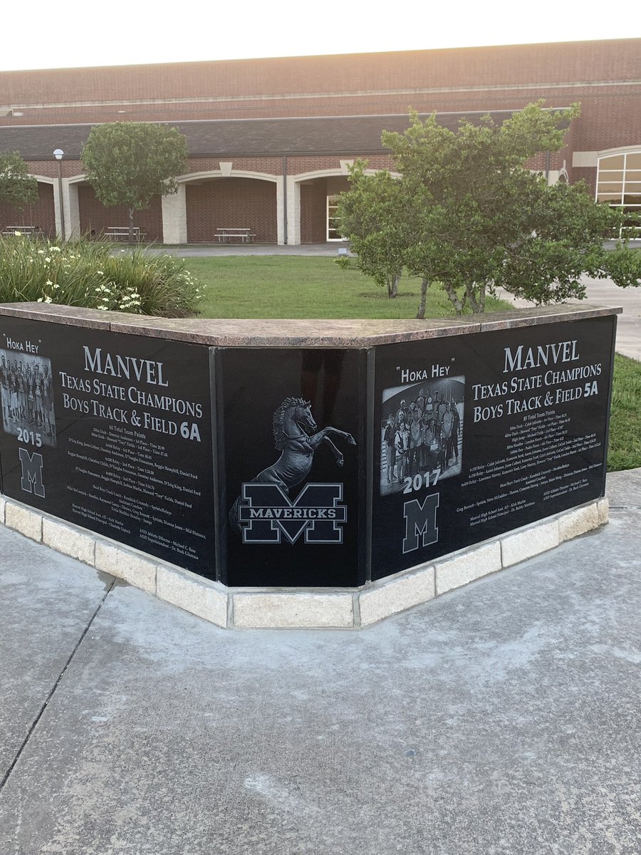 TrackTalkin's tweet photo. @ManvelHS @AlvinISD This is beautiful!!! What a great Monument!! @AMurray2Serve https://t.co/PeBxRz69Eb
