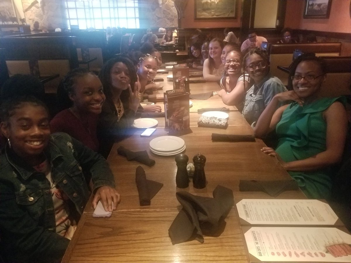 DmsDancing's tweet photo. The Dazzler's family. Nothing but lots of love ❤❤❤😍😍 https://t.co/8KeF5oYGno