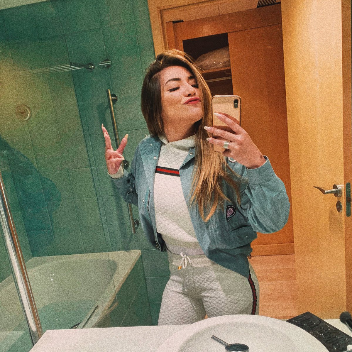 danirussotv's tweet photo. Sabia que o canal tem programação? 
Vídeos novos todas segundas, quartas e sextas :) 
O horário fixo, tá rolando votação no insta! Vai Participar ❤️❤️❤️ https://t.co/MIM7spBBGe