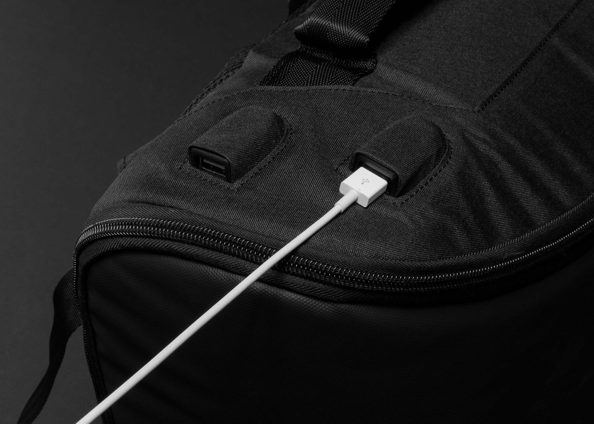 blkknf's tweet image. Don’t let your devices suffer from draining battery life. Stay fully charged by utilizing the USB ports on the M-1 #backpack because you’ll never know when you need a boost in battery juice. Only 4 more days to #Preorder
#LinkInBio #Smart #tech #bag #luxurystreetwear #fashionable