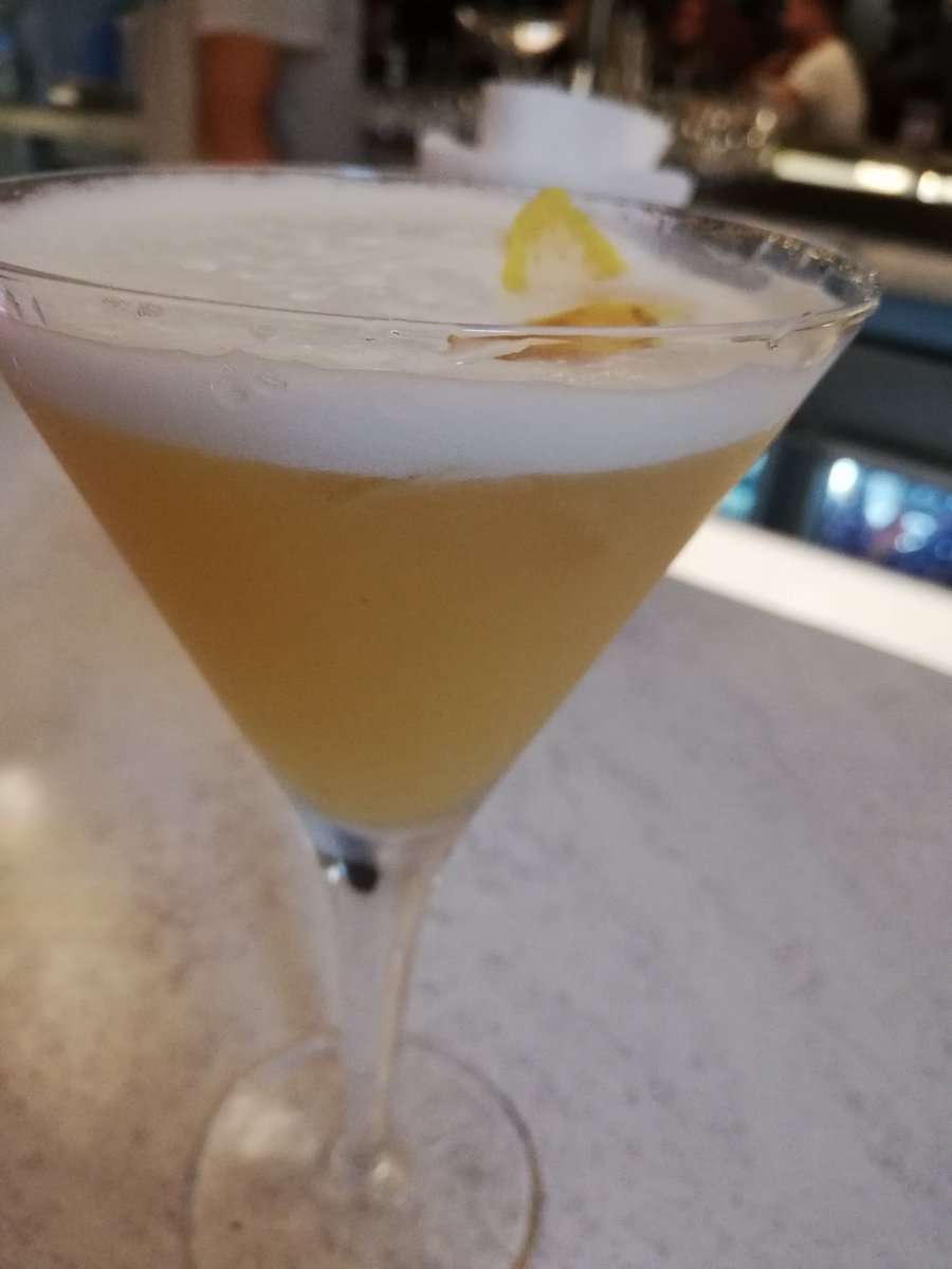 Tereré Sour.
Como el pisco pero con Gin, mix de cítricos, almíbar de yerba mate.
Los quiero mucho <a href="/GintoneriaRos/">Gintoneria Rosario</a> 🙊