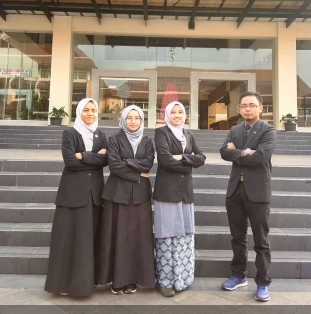 usim_fst's tweet photo. Pelajar FST Ain Hanani dan Syamim mewakili USIM ke Jogja menyertai Debat. Debat Bahasa Arab tu.. doakan mereka. Orang sains pun boleh debat dalam bahasa Arab.
#fstusim
#fastusim https://t.co/UhCYor6VTO