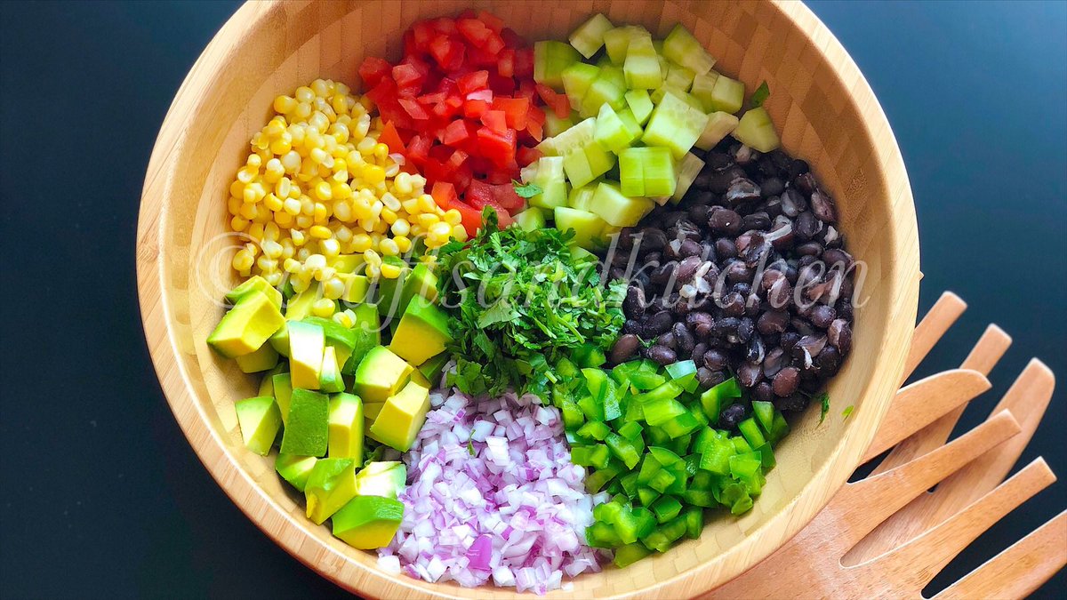 crafts_kitchen's tweet photo. Vegan Mexican chopped salad 

https://t.co/0IfcnEn6C0
#salad 
#vegan https://t.co/xf4olXcqJb