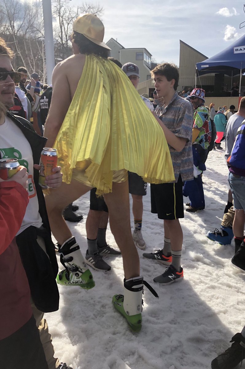 caroline_kurrus's tweet photo. Beach day! #SLReggaeFest @SugarloafMaine https://t.co/UWbfC8Y9HR