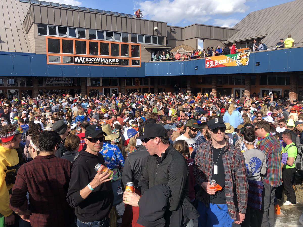 caroline_kurrus's tweet photo. Beach day! #SLReggaeFest @SugarloafMaine https://t.co/UWbfC8Y9HR