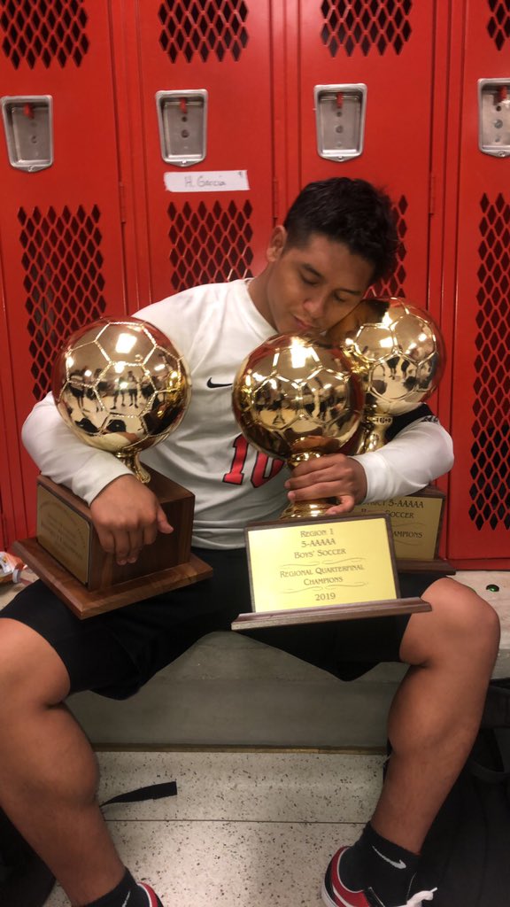 freddskieee's tweet photo. It was a crazy year, never thought it would’ve ended this way but we move 🤙🏽❗️It was an honor to be able to be one of the captains and lead y’all this year. Best team to ever step in Burleson for sure🗣 #44vseverybody https://t.co/b20wnz4SrS
