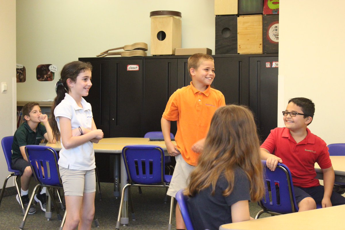 uschoolmiddle's tweet photo. MS heritage Spanish speaking  Ss created &amp; delivered a Spanish language lesson to our 4th graders.  They created a matching game w/questions &amp; answers, a Kahoot game &amp; a slide with the verb “querer” and its application.  The 4th graders were so engaged! @uschool_nsu @rkaiyal https://t.co/LhkAFL7pXd