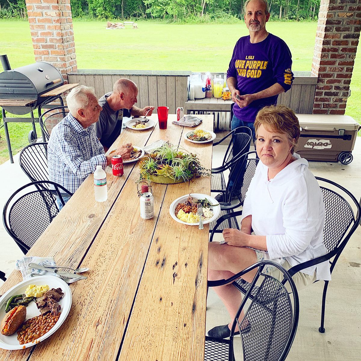DonavonHill's tweet photo. LifeGroups give life! LOVE these folks! #RediscoverLife #JesusPeopleMission @goLifePoint https://t.co/EmaV5kTTar