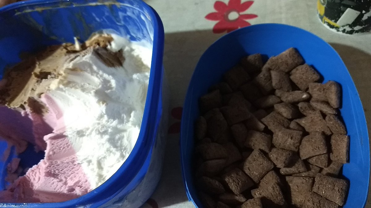 iCarlos_T's tweet photo. En el postre y en el sexo todo se vale. https://t.co/XSGic9YbFt