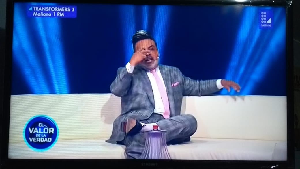andreshurtadoOF's tweet photo. #AndrésHurtadoEnEVDLV "Ese cirujano atentó gravemente contra el secreto profesional, jamás debió perjudicar a nuestra reina @MajuMantilla." / Míralo #ENVIVO AQUÍ ➡️ https://t.co/fYScqxIeZk 

@malditaternura @Latina_pe @ElValordelaVL #JessicaNewton #EVDLV https://t.co/frf0vCfSgd