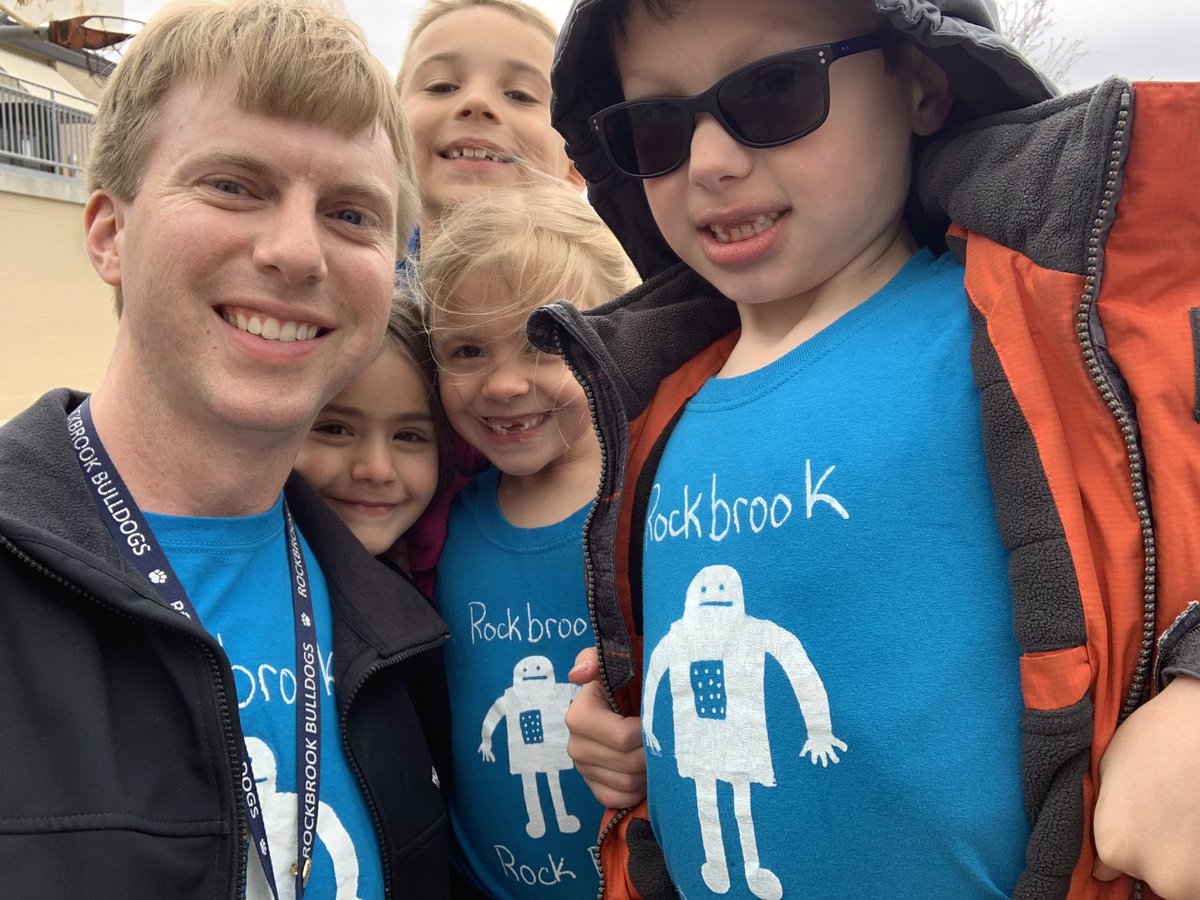 MrCarlsonK's tweet photo. When a Rock Bot team member says, “Wear your shirt tomorrow!” You wear your shirt and spread the word! And when you try to take a selfie with some of your team, EVERYONE wants to be part of the picture! #robotics #STEAM #OnceAteamAlwaysAteam #kinderscan @westside66 @rockbrook66 https://t.co/niONTq12mO