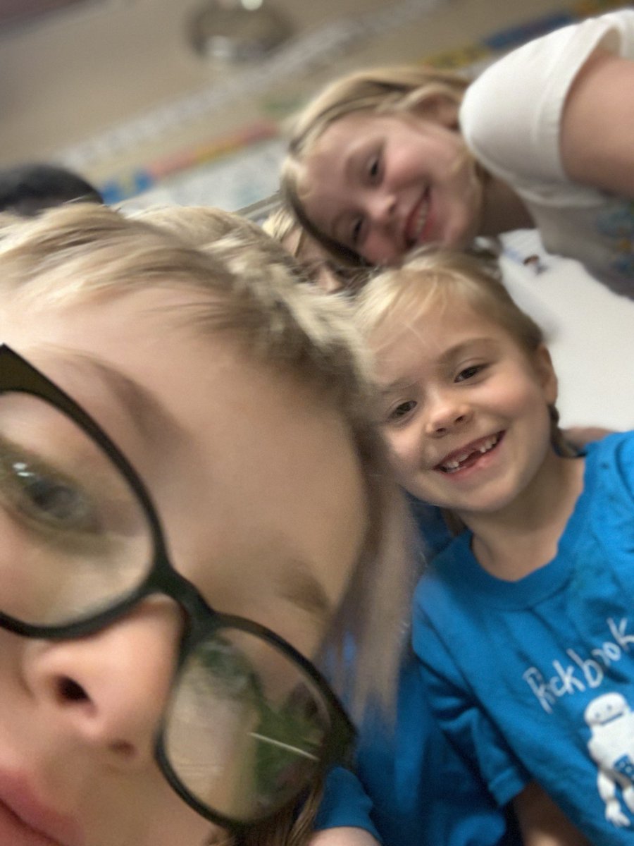 MrCarlsonK's tweet photo. When a Rock Bot team member says, “Wear your shirt tomorrow!” You wear your shirt and spread the word! And when you try to take a selfie with some of your team, EVERYONE wants to be part of the picture! #robotics #STEAM #OnceAteamAlwaysAteam #kinderscan @westside66 @rockbrook66 https://t.co/niONTq12mO