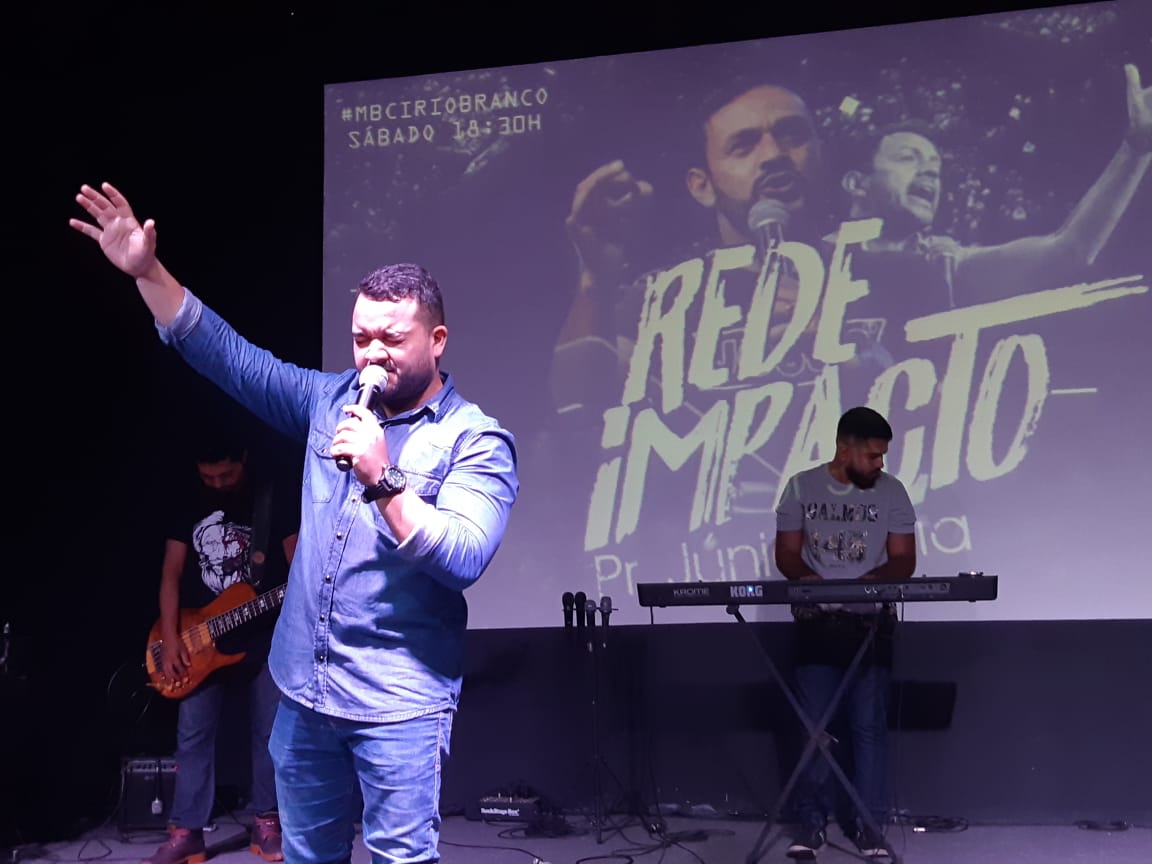 RedeImpactoRB's tweet photo. "Deus chama o esquecido pra ser Rei, o menor de todos para ser o maior entre eles, e hoje Deus levanta a maior geração de impacto nessa nação".
Pr. Júnior Silva/ Ministério de louvor 🔥💥 https://t.co/EnxZZNF8ul