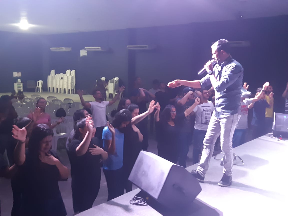 RedeImpactoRB's tweet photo. "Deus chama o esquecido pra ser Rei, o menor de todos para ser o maior entre eles, e hoje Deus levanta a maior geração de impacto nessa nação".
Pr. Júnior Silva/ Ministério de louvor 🔥💥 https://t.co/EnxZZNF8ul