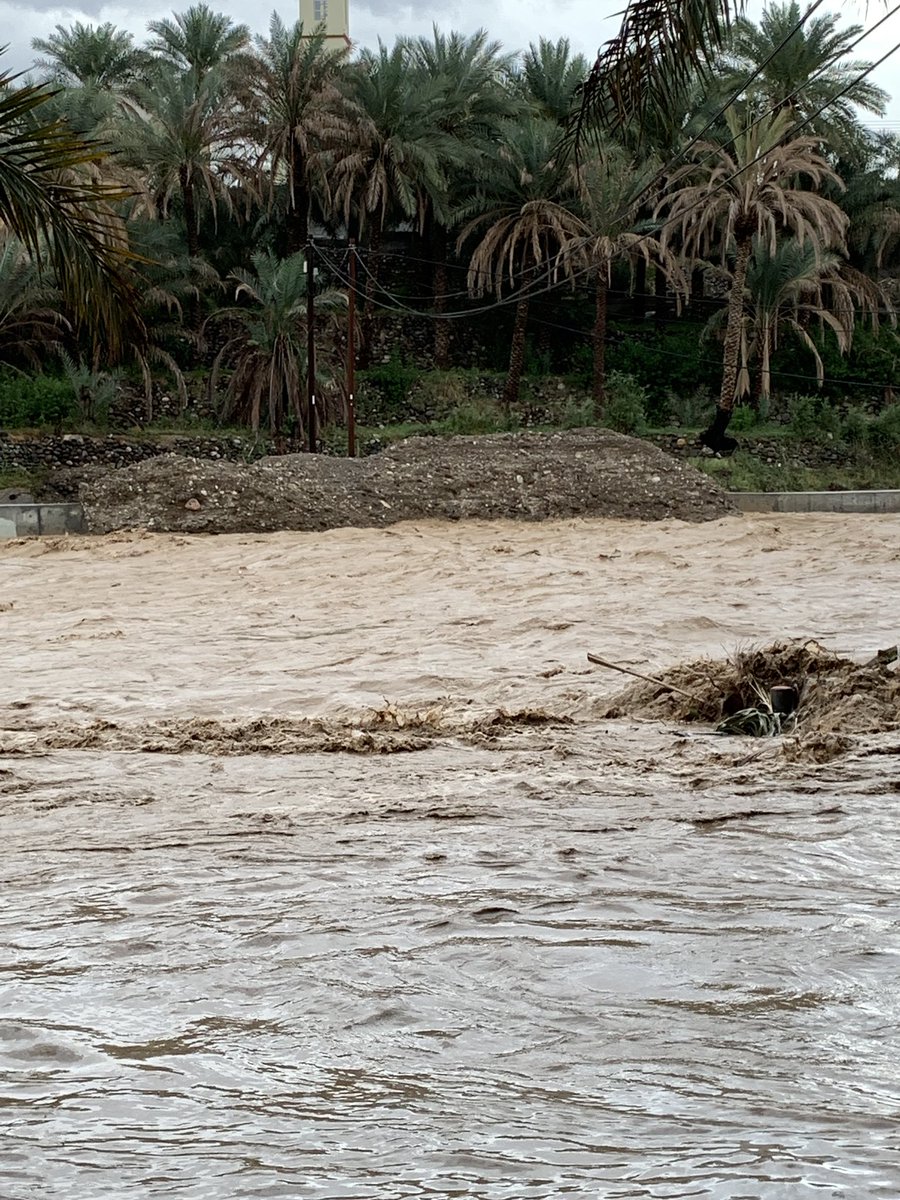 Alhoqain's tweet photo. جريان وادي الحوقين صباح اليوم الأحد 14/04/2019
#أخدود_الهزيم https://t.co/cCKKChDC9F