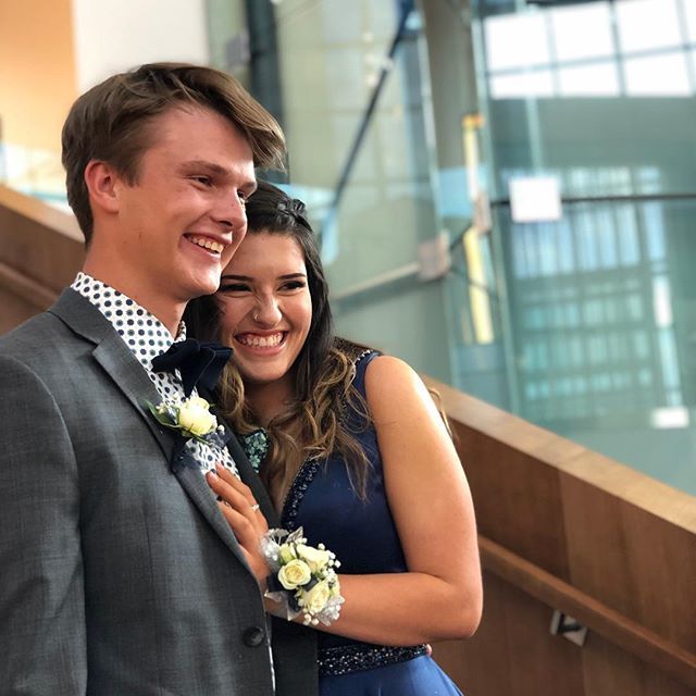 Momzageek's tweet photo. Senior Prom! https://t.co/Ft9WTBKuYd https://t.co/dKCwMvhTnn