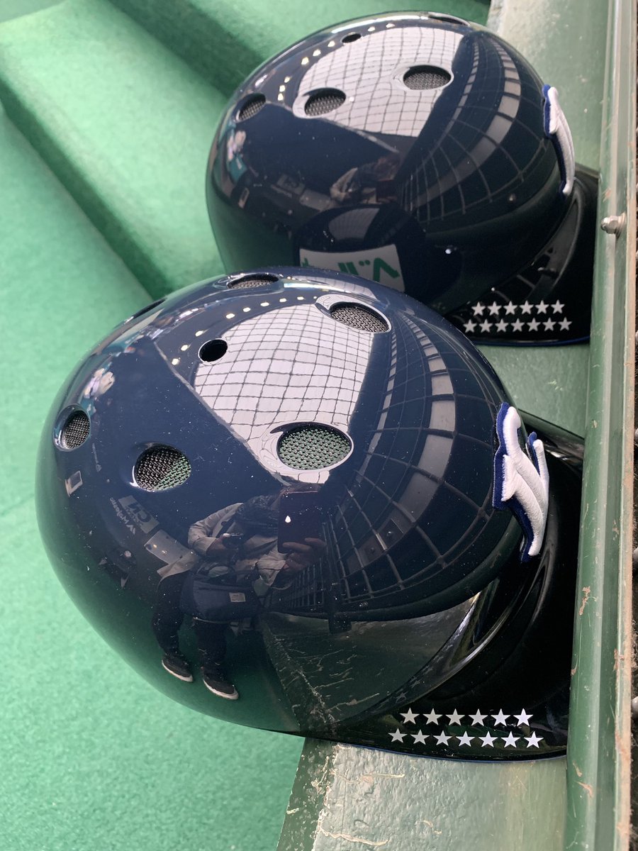 文化放送ライオンズナイター サードユニフォーム用の帽子とヘルメットには日本一に輝いた回数 13個の星 が刻まれていますが Seibulions ライオンズナイター 金子侑司 木村文紀