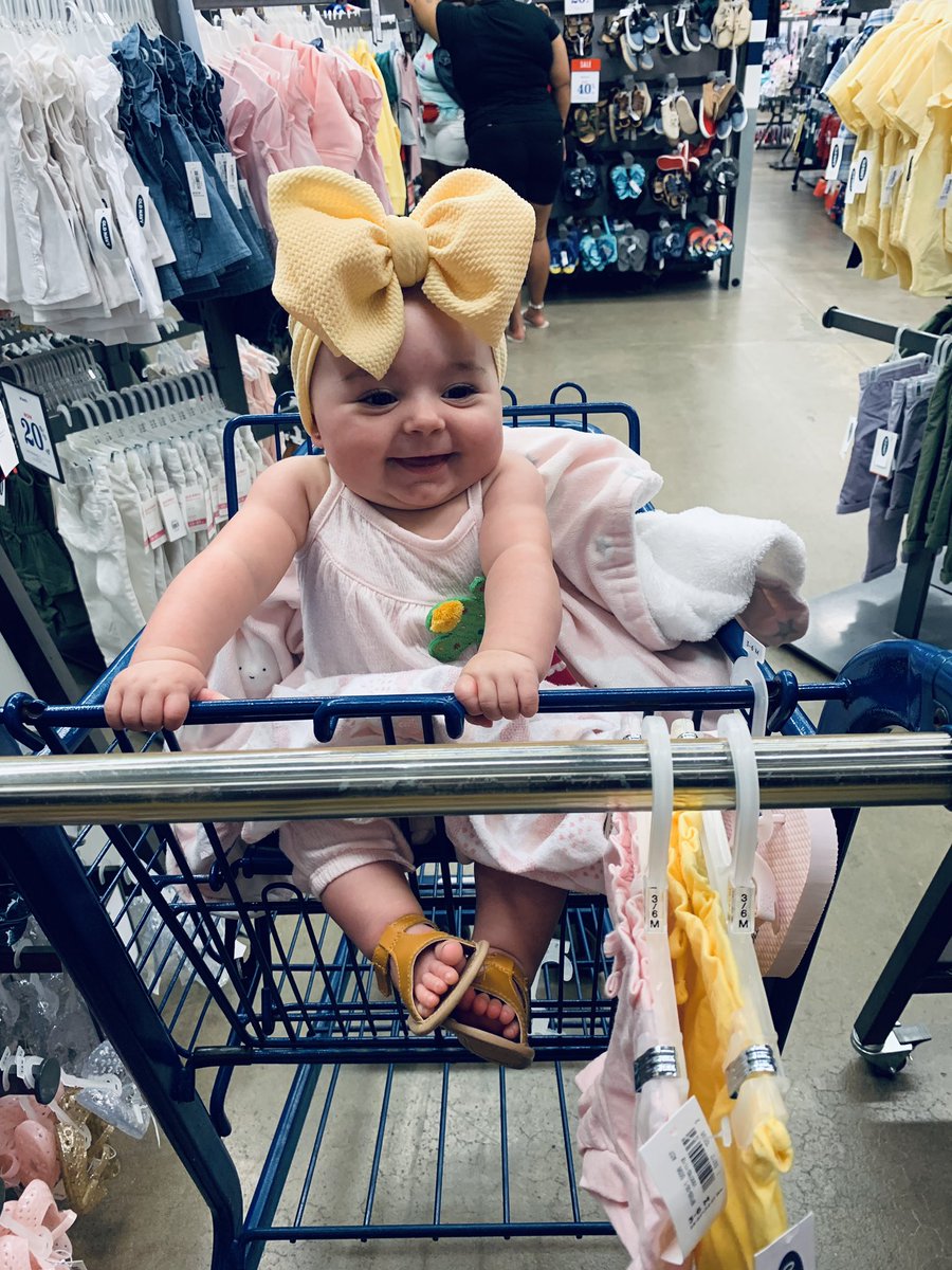 kandideville_'s tweet image. I honestly don’t think there’s a day Stormi doesn’t get something!! #notexaggerating #SPOILED