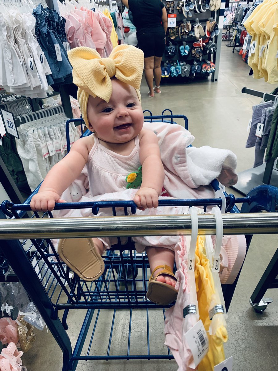 kandideville_'s tweet image. I honestly don’t think there’s a day Stormi doesn’t get something!! #notexaggerating #SPOILED